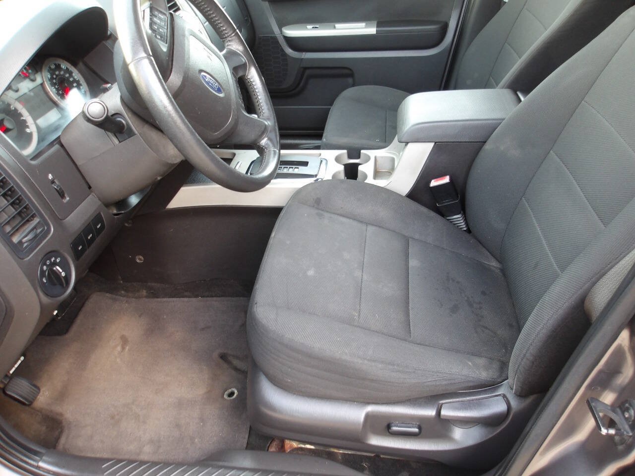 Used 2010 Ford Escape XLT AWD/4WD image 7