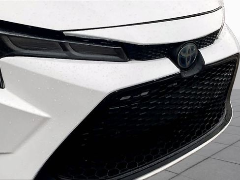 Used 2020 Toyota Corolla LE w/ Carpet Mat Package (TMS) FWD image 29