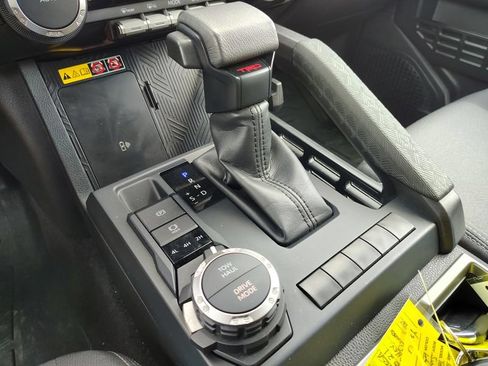Used 2024 Toyota Tacoma TRD Sport w/ TRD Sport Upgrade Package AWD/4WD image 20
