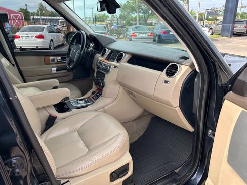 Used 2016 Land Rover LR4 HSE LUX image 31