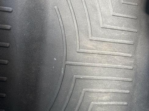 Used 2014 GMC Sierra 2500 Denali w/ Suspension Package, Off-Road image 23