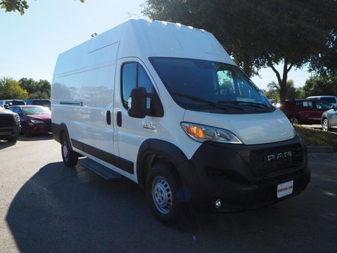 New 2025 RAM ProMaster 3500 w/ Roll-Up Rear Door Package image 4