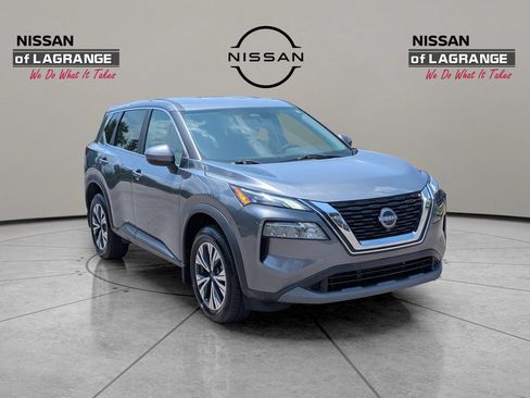 Certified 2023 Nissan Rogue SV FWD image 3