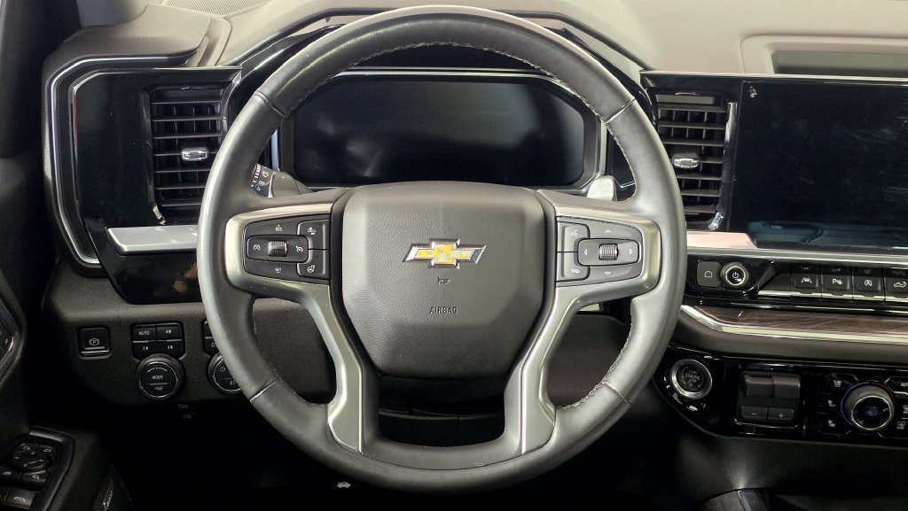 Used 2023 Chevrolet Silverado 1500 LTZ w/ LTZ Convenience Package II AWD/4WD image 42