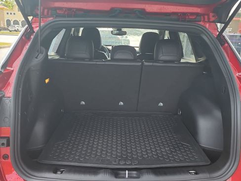 Used 2025 Jeep Compass Limited w/ Elite Group AWD/4WD image 9