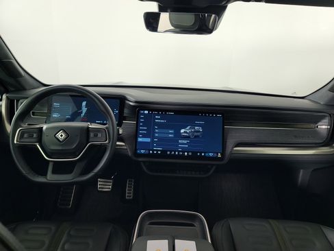 Used 2024 Rivian R1S Adventure image 27