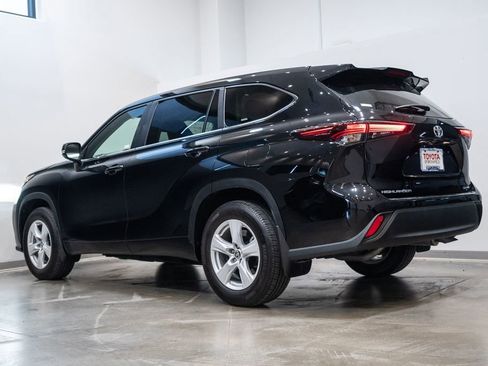 Certified 2025 Toyota Highlander LE AWD/4WD image 7