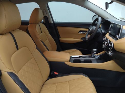 Used 2024 Nissan Sentra SV w/ SV Premium Package image 21