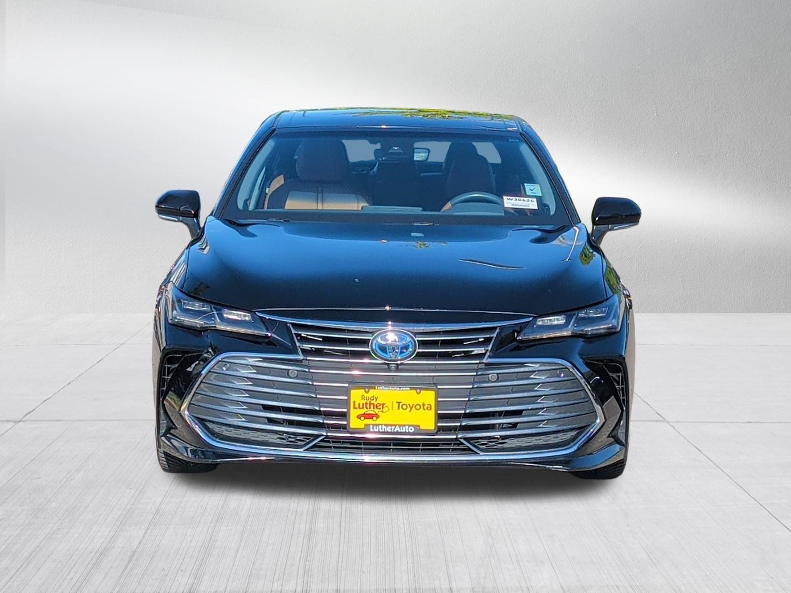Used 2019 Toyota Avalon Limited w/ Advanced Safety Package FWD image 2