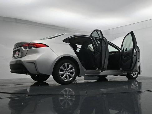 Used 2023 Toyota Corolla LE FWD image 43