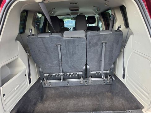 Used 2019 Dodge Grand Caravan SE w/ UConnect Hands-Free Group FWD image 14