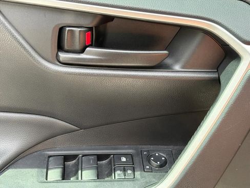 Used 2024 Toyota RAV4 LE image 12