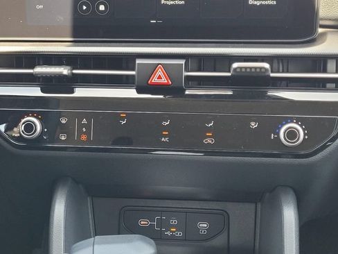 New 2026 Kia Sportage LX w/ LX Convenience Package FWD image 17