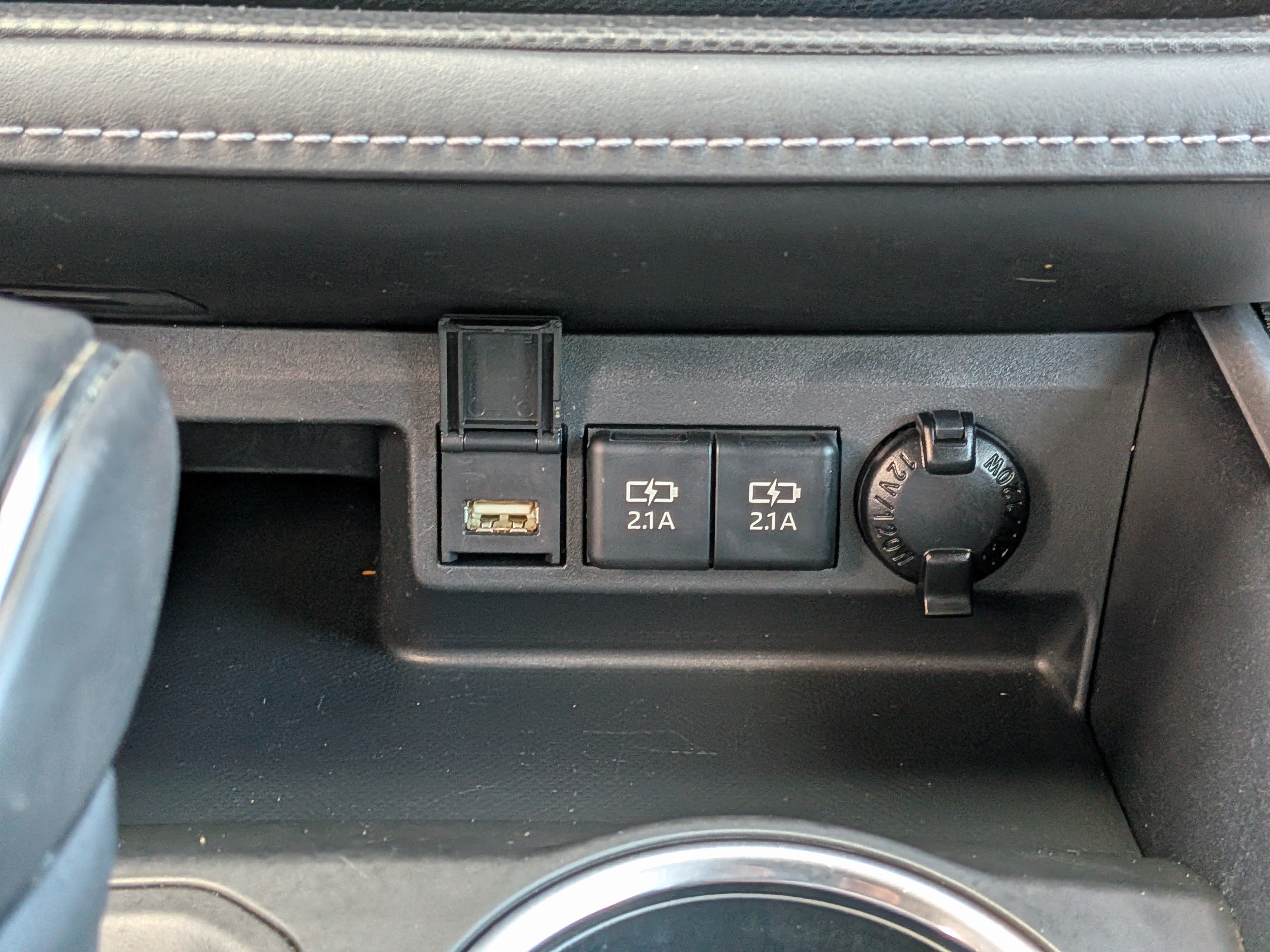 Used 2020 Toyota Highlander XLE AWD/4WD image 33