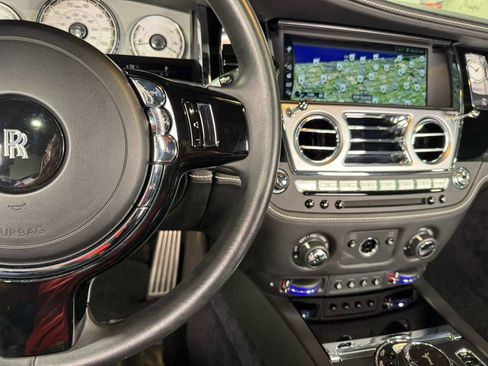 Used 2019 Rolls-Royce Dawn image 26
