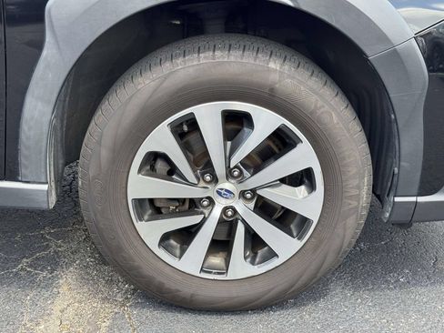Used 2023 Subaru Outback Premium AWD/4WD image 9