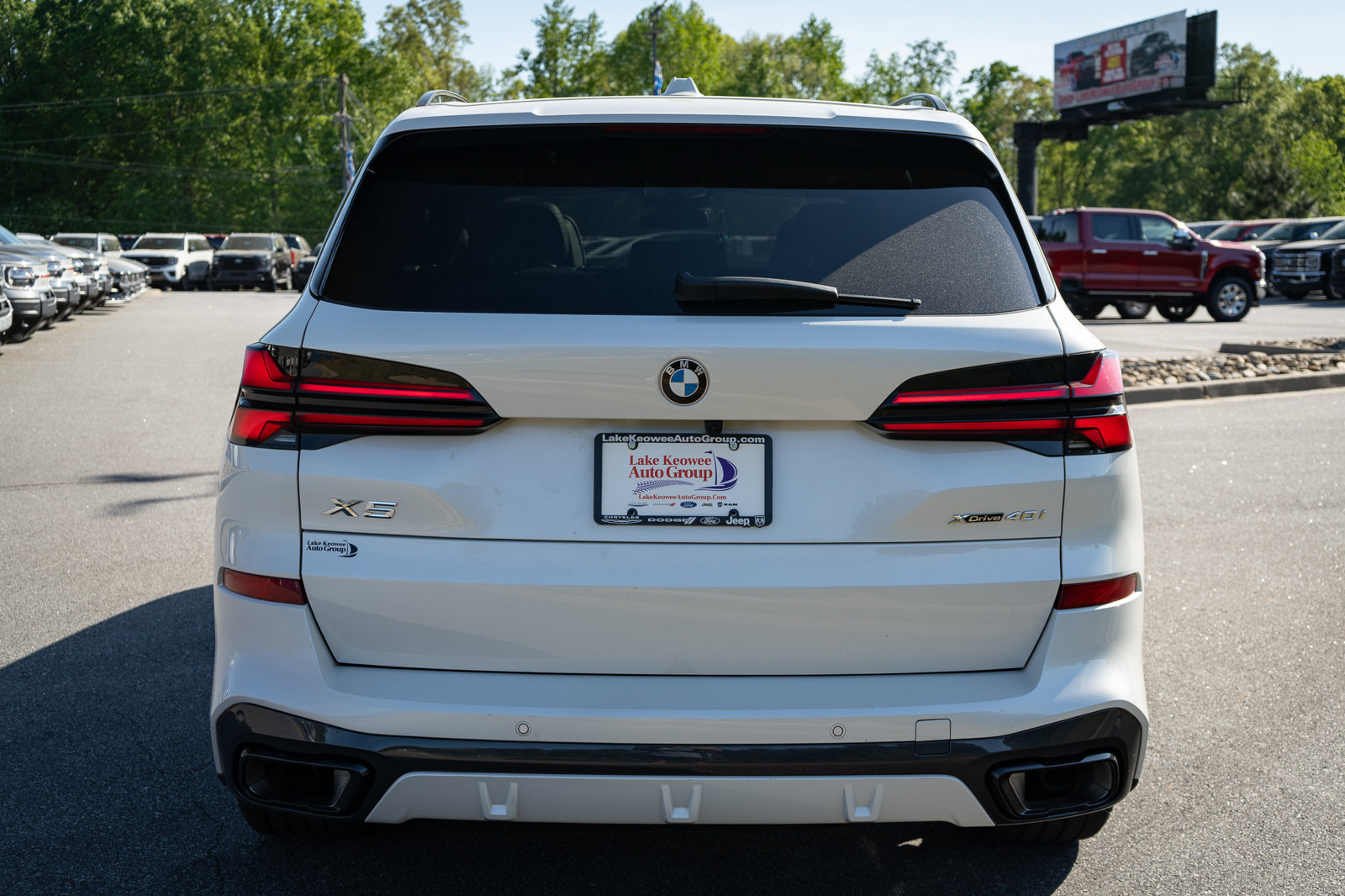 Used 2024 BMW X5 xDrive40i w/ M Sport Package AWD/4WD image 8