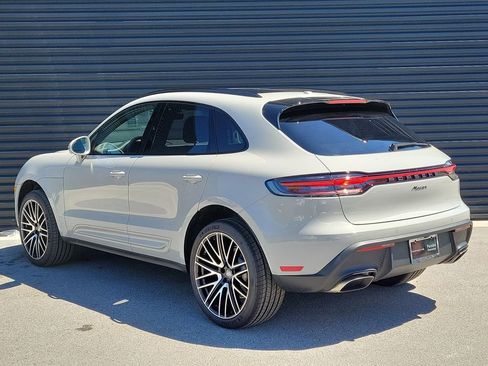 New 2026 Porsche Macan Base image 3