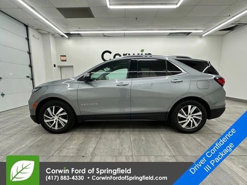 Used 2023 Chevrolet Equinox Premier image 2