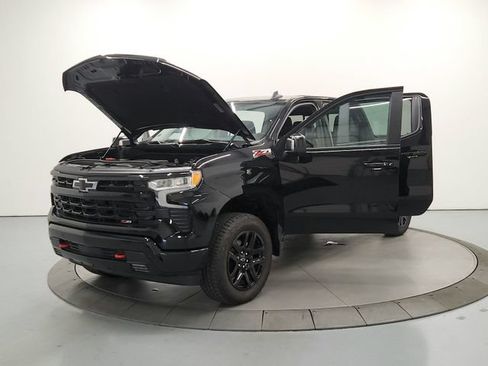 Used 2026 Chevrolet Silverado 1500 LT Trail Boss w/ LT Trail Boss Premium Package AWD/4WD image 12