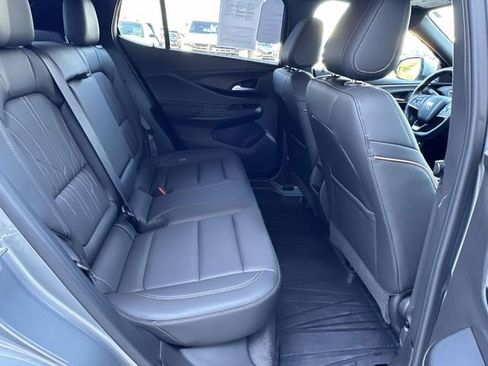 Used 2025 Buick Envista Avenir FWD image 24