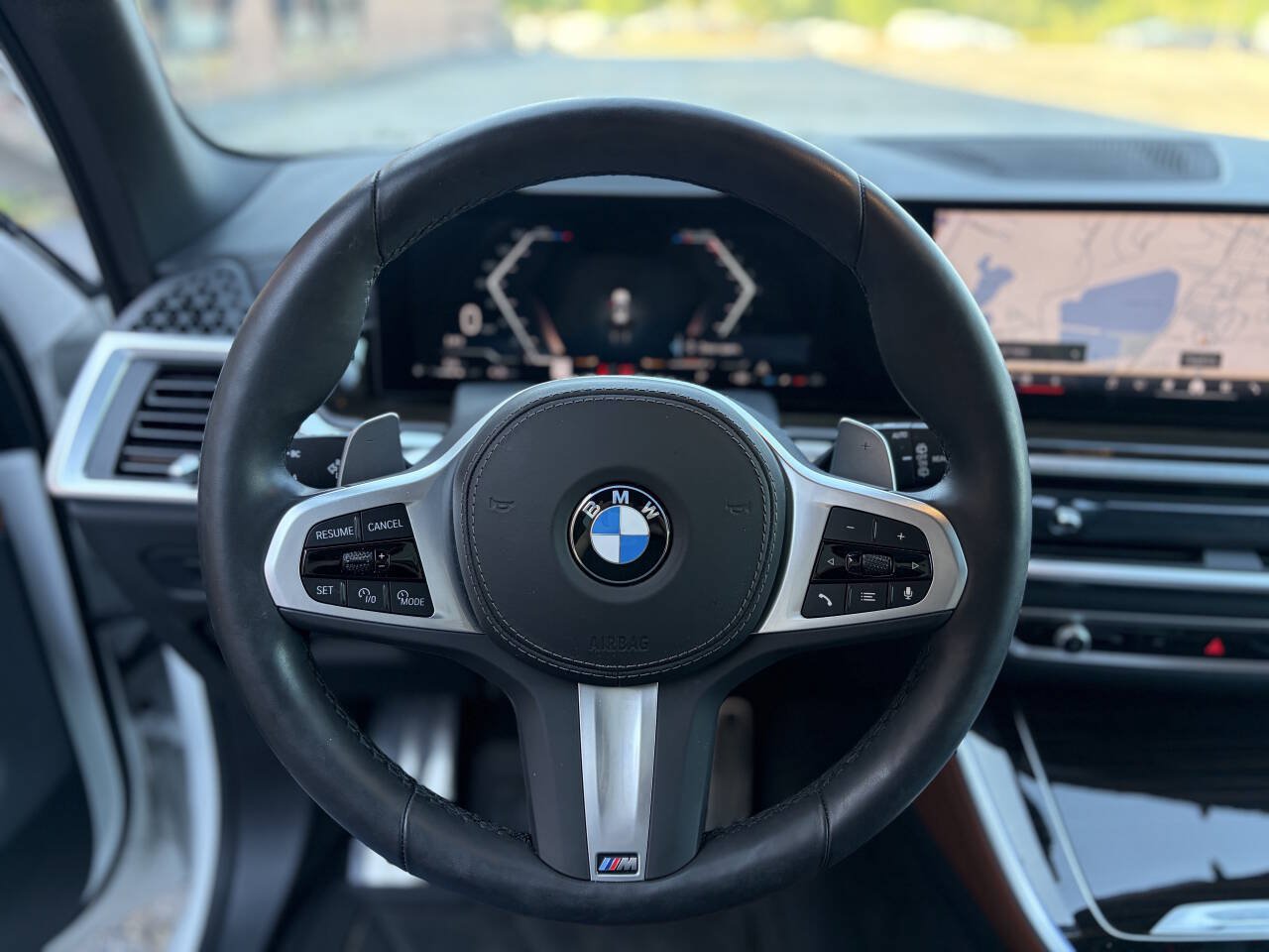Used 2024 BMW X5 sDrive40i w/ M Sport Package RWD image 29
