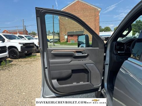 Used 2025 Chevrolet Silverado 3500 High Country w/ High Country Premium Package AWD/4WD image 10