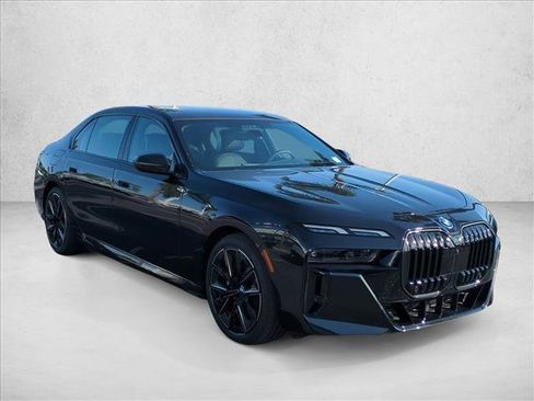 New 2025 BMW i7 xDrive60 AWD/4WD image 7