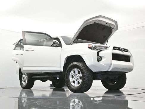 Used 2023 Toyota 4Runner SR5 Premium w/ Moonroof Package AWD/4WD image 51
