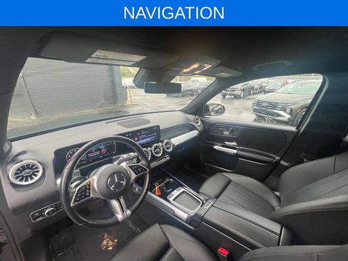 Used 2025 Mercedes-Benz GLB 250 4MATIC image 5