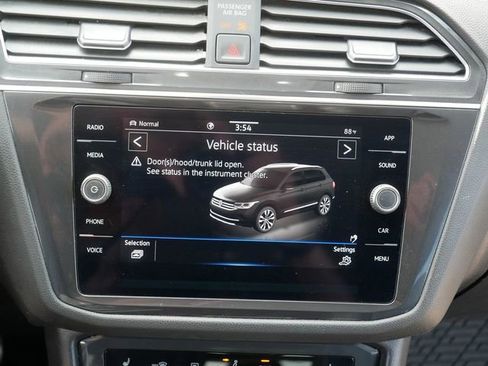 Certified 2022 Volkswagen Tiguan SE AWD/4WD image 28