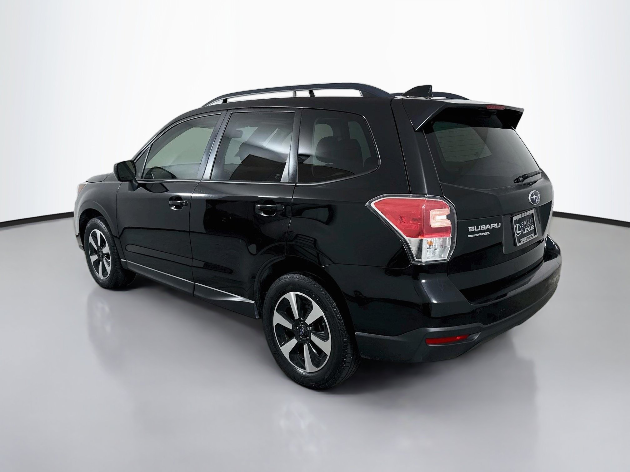 Used 2018 Subaru Forester 2.5i Premium w/ All-Weather Package AWD/4WD image 5
