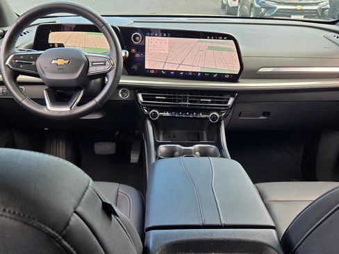 Certified 2026 Chevrolet Traverse LT AWD/4WD image 19