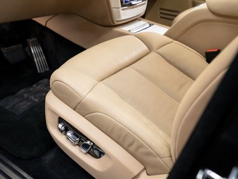 Used 2019 Rolls-Royce Phantom Sedan image 9
