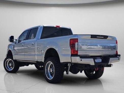 Used 2017 Ford F350 Platinum w/ Platinum Ultimate Package AWD/4WD image 25