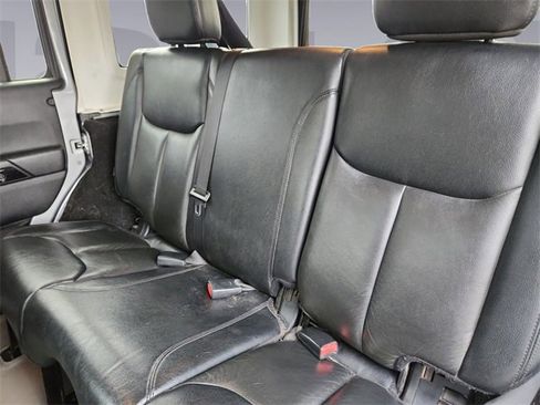 Used 2015 Jeep Wrangler Unlimited Sahara image 16