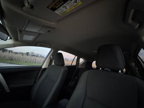 Used 2018 Toyota RAV4 LE image 26