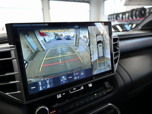 Used 2023 Toyota Sequoia Platinum image 18