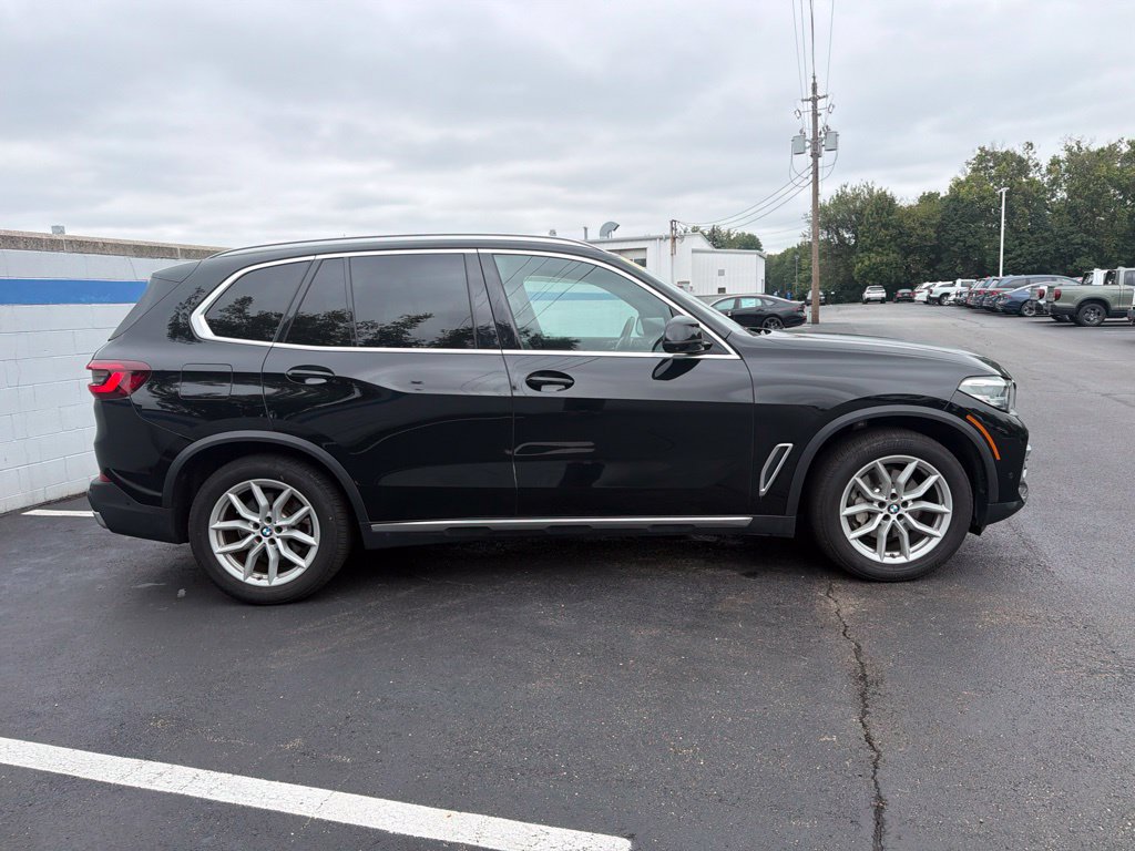 Used 2022 BMW X5 xDrive40i w/ Parking Assistance Package AWD/4WD image 6