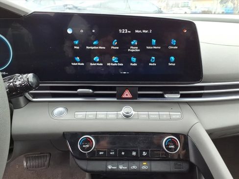 Certified 2024 Hyundai Elantra SEL image 9