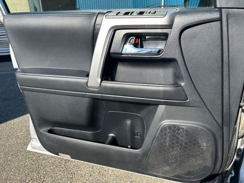 Used 2024 Toyota 4Runner SR5 Premium w/ Moonroof Package AWD/4WD image 22