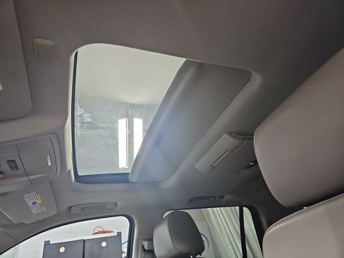 Used 2015 Chevrolet Tahoe LT AWD/4WD image 36