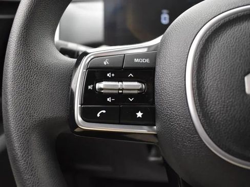 Used 2024 Kia Sorento LX image 24