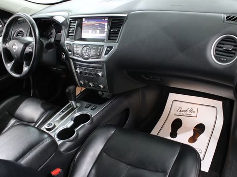 Used 2019 Nissan Pathfinder SL AWD/4WD image 27