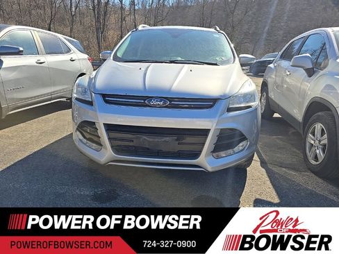Used 2016 Ford Escape Titanium image 2