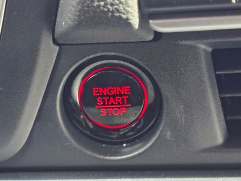 Certified 2025 Honda Pilot Black Edition image 36