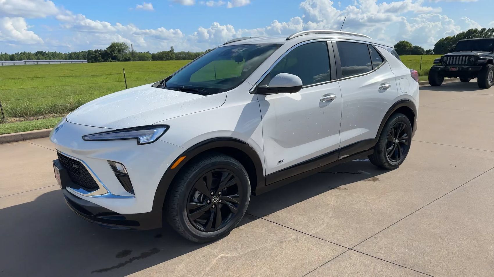 New 2026 Buick Encore GX Sport Touring w/ Advanced Technology Package FWD image 5