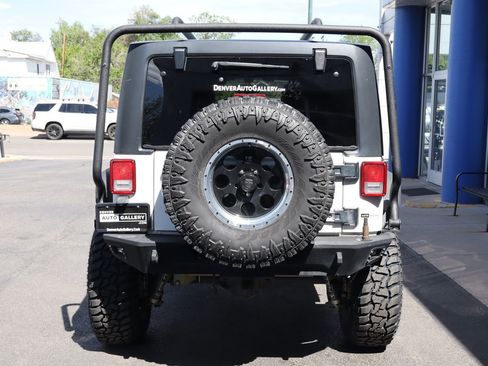 Used 2014 Jeep Wrangler Unlimited Rubicon w/ Connectivity Group AWD/4WD image 4