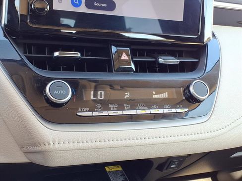 Used 2024 Toyota Corolla XLE image 19