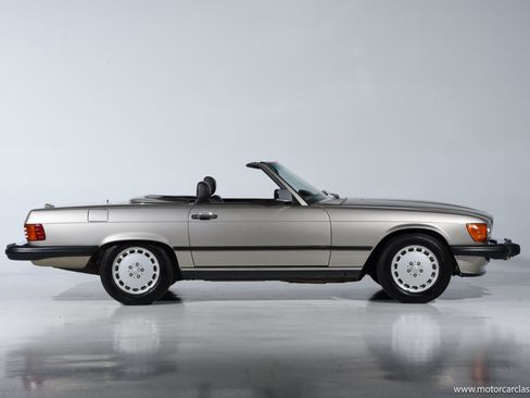 Used 1988 Mercedes-Benz 560 SL image 13